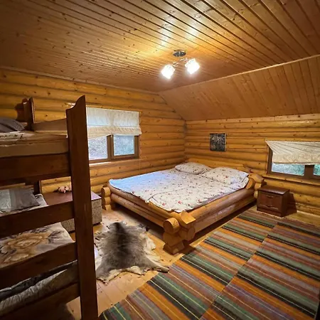 Farmstead Lisova Auberge de jeunesse Mizhhirya (Transcarpathia)